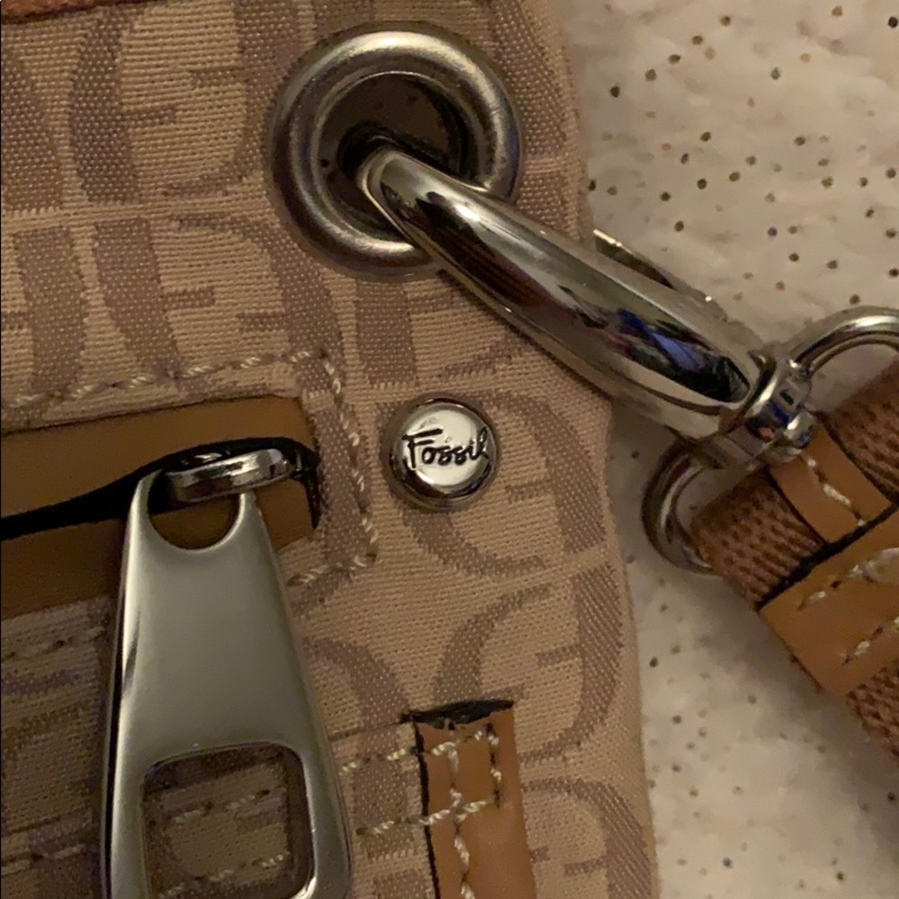 Fossil Cross Body - Picture 6 of 6